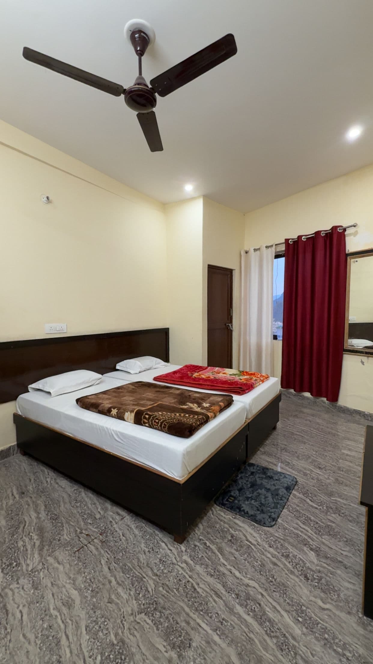 Hotel Shiv Palace Exterior